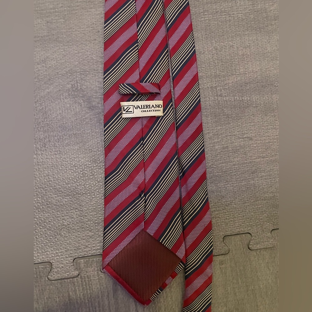 Valeriano Collection Men’s Tie.